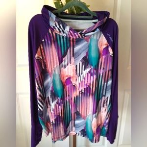 Brooks moisture wicking colorful pullover hoodie in like new condition, size M.